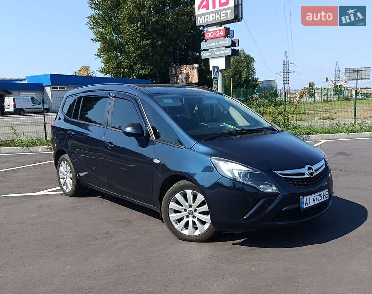 Opel Zafira Tourer 2012