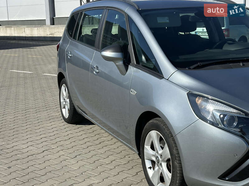 Мінівен Opel Zafira Tourer 2012 в Нововолинську