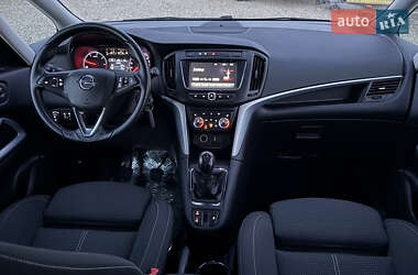 Минивэн Opel Zafira Tourer 2017 в 