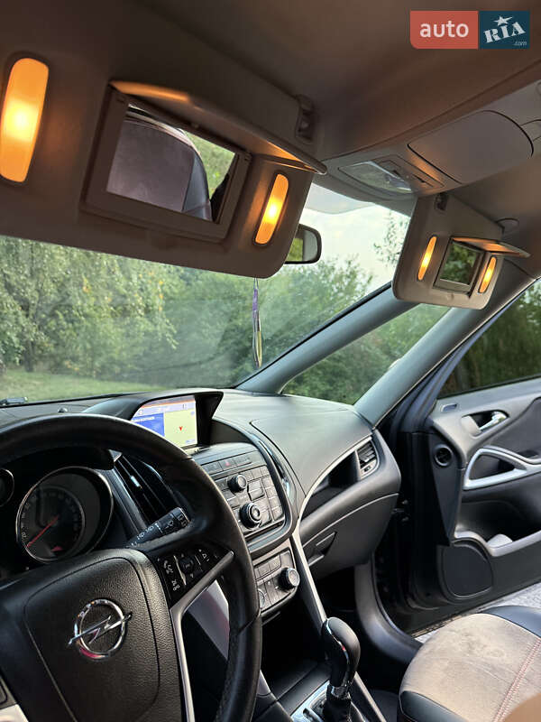 Минивэн Opel Zafira Tourer 2012 в Львове