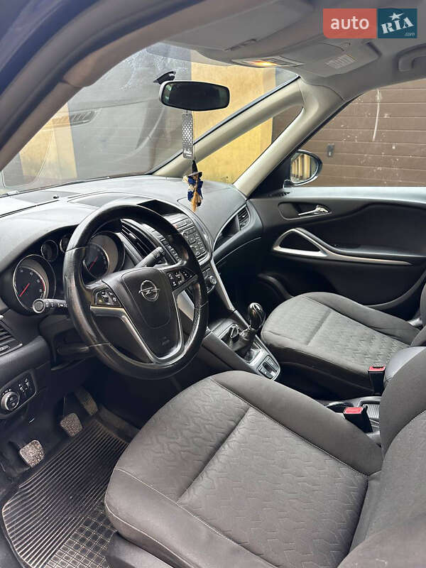 Мінівен Opel Zafira Tourer 2013 в Рівному