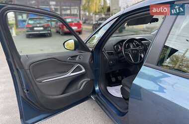 Минивэн Opel Zafira Tourer 2012 в 
