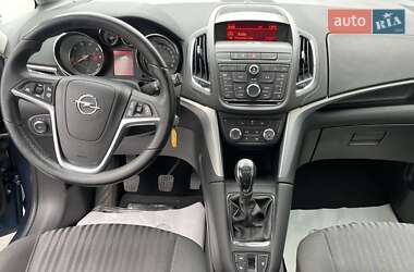 Минивэн Opel Zafira Tourer 2012 в 