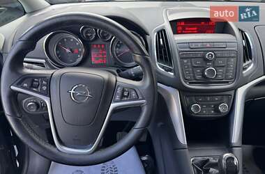 Минивэн Opel Zafira Tourer 2012 в 