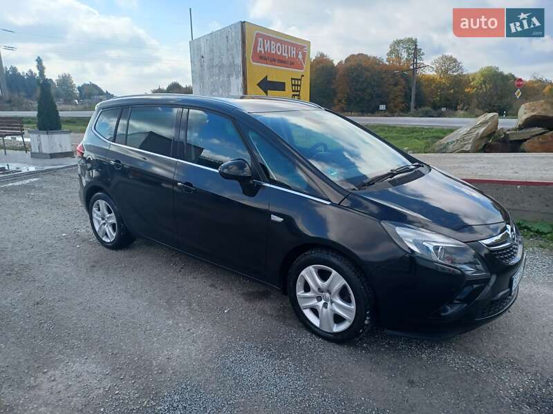 Минивэн Opel Zafira Tourer 2014 в 