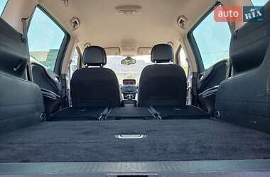 Мінівен Opel Zafira Tourer 2015 в  фото 11 Мінівен Opel Zafira Tourer 2015 в
