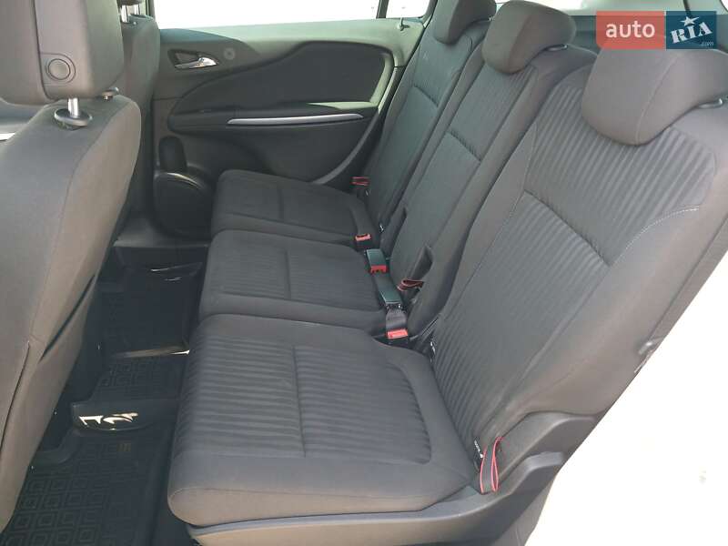 Мінівен Opel Zafira Tourer 2015 в Черкасах фото 14 Мінівен Opel Zafira Tourer 2015 в Черкасах