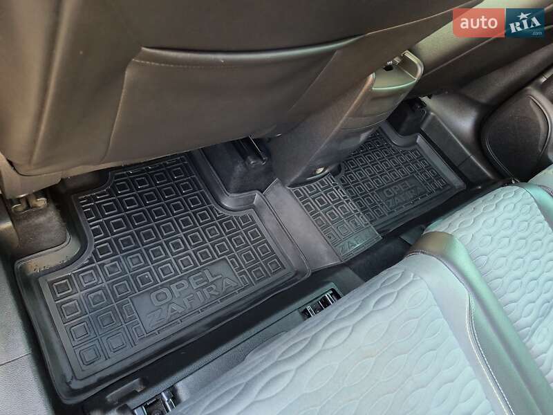 Мінівен Opel Zafira Tourer 2013 в Рівному фото 23 Мінівен Opel Zafira Tourer 2013 в Рівному