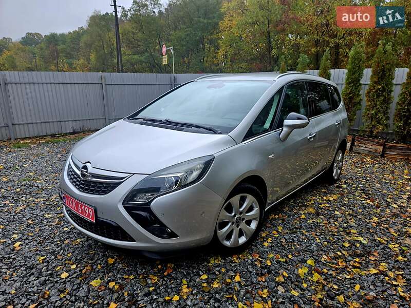Минивэн Opel Zafira Tourer 2013 в 