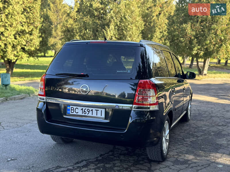Минивэн Opel Zafira Tourer 2013 в Ровно