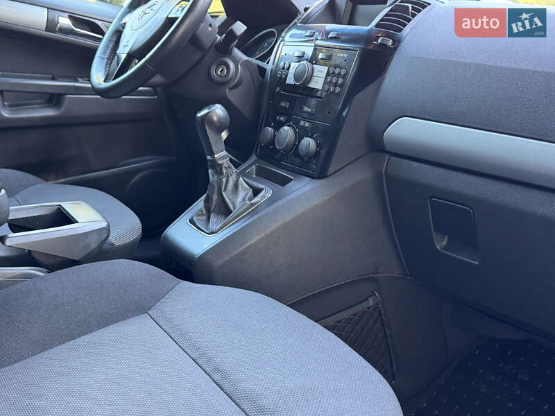 Минивэн Opel Zafira Tourer 2013 в Ровно