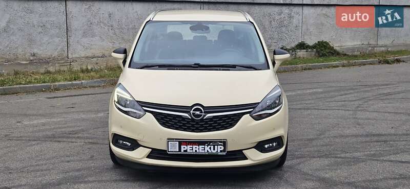Минивэн Opel Zafira Tourer 2017 в Киеве