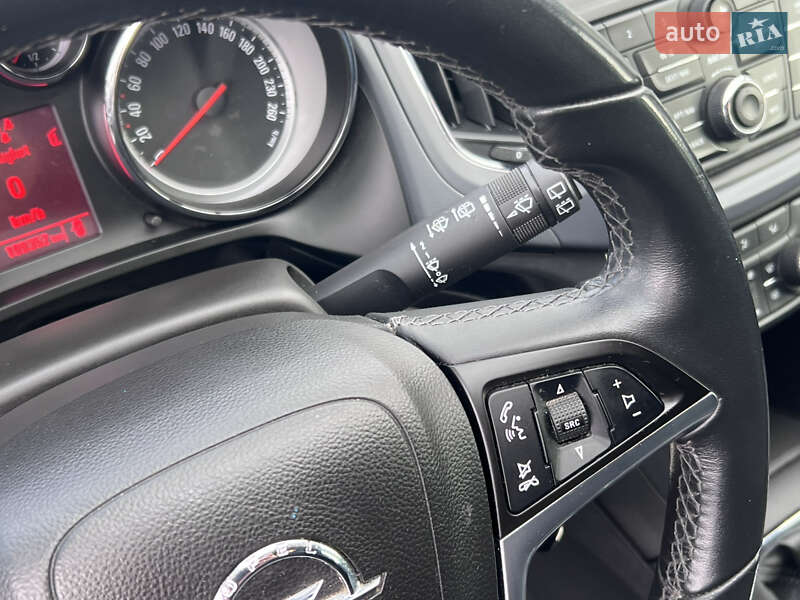 Минивэн Opel Zafira Tourer 2012 в Нововолынске