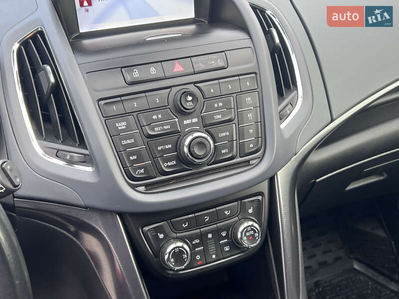 Минивэн Opel Zafira Tourer 2012 в Нововолынске