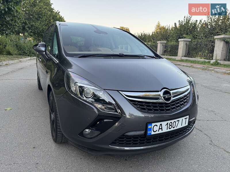 Минивэн Opel Zafira Tourer 2011 в Умани