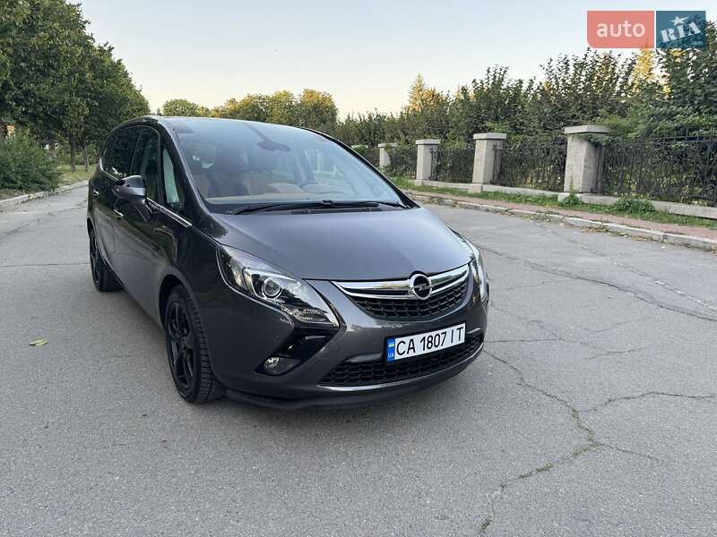 Минивэн Opel Zafira Tourer 2011 в Умани