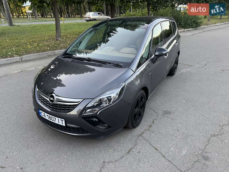 Минивэн Opel Zafira Tourer 2011 в Умани