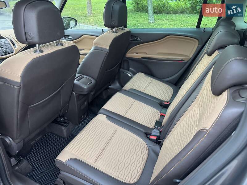 Минивэн Opel Zafira Tourer 2011 в Умани