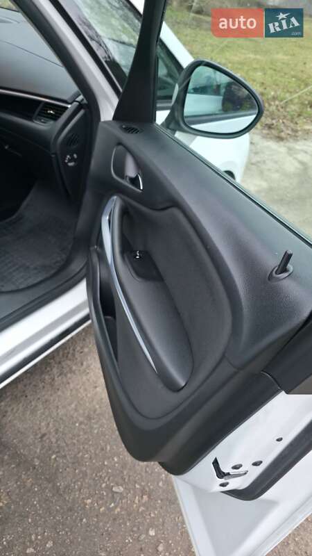 Минивэн Opel Zafira Tourer 2013 в Сумах фото 18 Минивэн Opel Zafira Tourer 2013 в Сумах