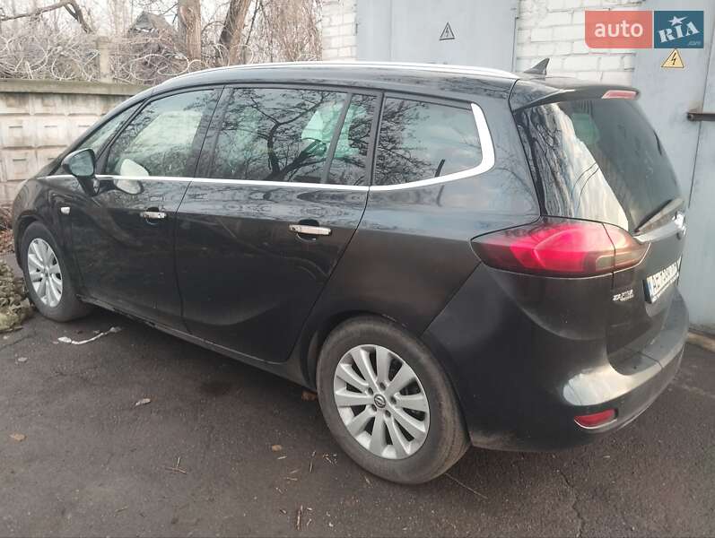 Мінівен Opel Zafira Tourer 2012 в Кривому Розі