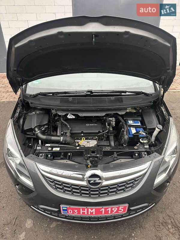 Мінівен Opel Zafira Tourer 2012 в Хоролі