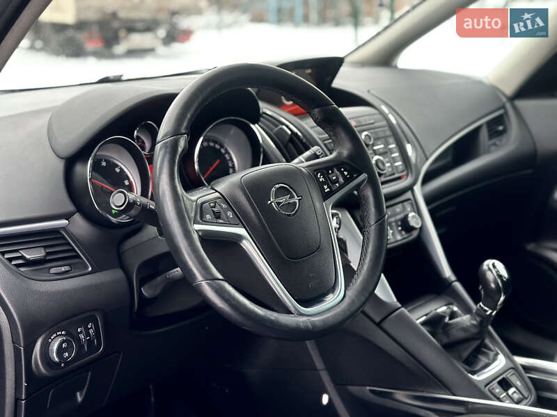 Мінівен Opel Zafira Tourer 2015 в Житомирі