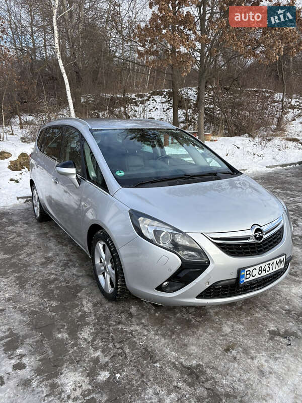 Opel Zafira Tourer 2012