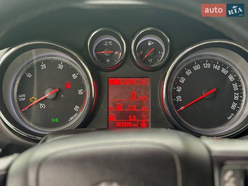 Минивэн Opel Zafira Tourer 2012 в Новояворовске