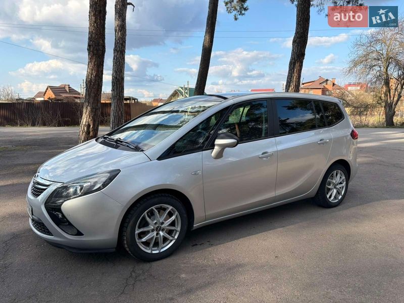 Opel Zafira Tourer 2012