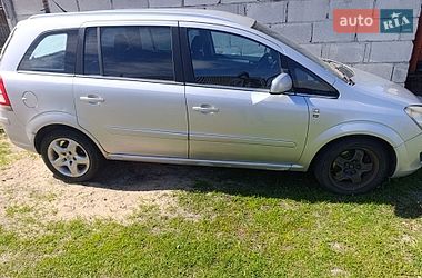 Минивэн Opel Zafira Tourer 2010 в Ратным