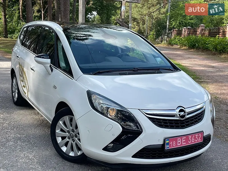 Opel Zafira Tourer 2013