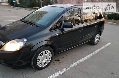 Універсал Opel Zafira 2012 в Сумах