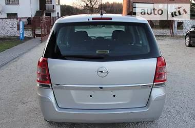  Opel Zafira 2010 в Нововолынске