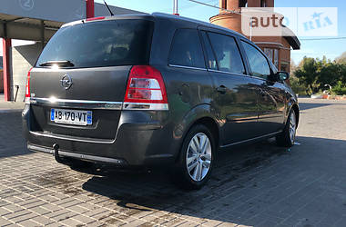 Минивэн Opel Zafira 2009 в Дубно