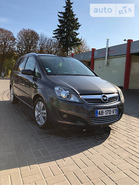 Минивэн Opel Zafira 2009 в Дубно