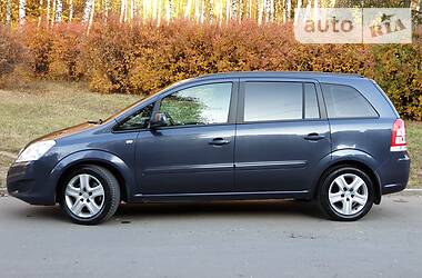 Минивэн Opel Zafira 2010 в Тернополе