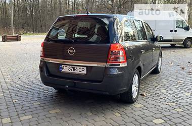 Універсал Opel Zafira 2009 в Коломиї