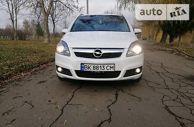 Минивэн Opel Zafira 2007 в Ровно