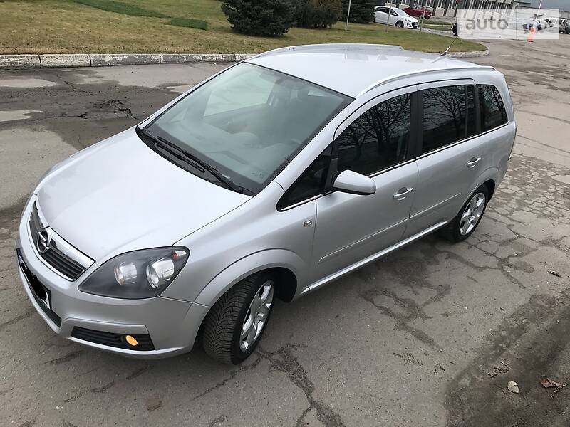 Минивэн Opel Zafira 2007 в Днепре