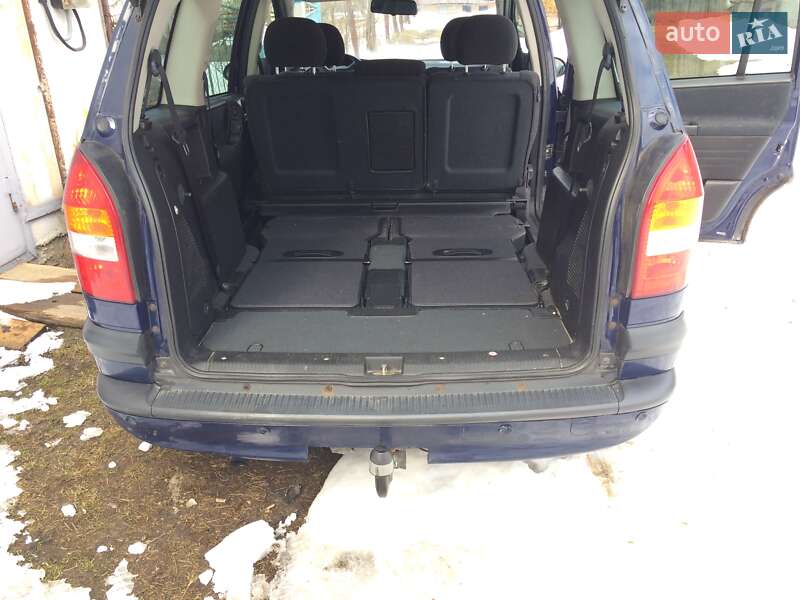 Мінівен Opel Zafira 2002 в Вараші