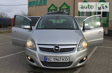 Универсал Opel Zafira 2008 в Стрые