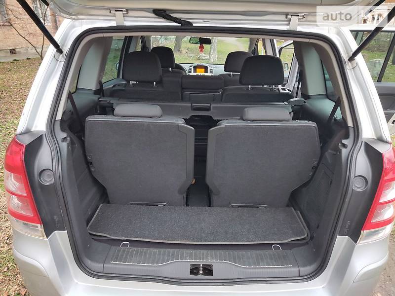 Універсал Opel Zafira 2008 в Звягелі