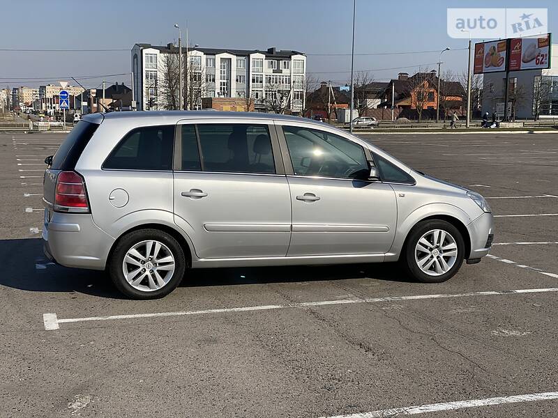 Мінівен Opel Zafira 2008 в Рівному