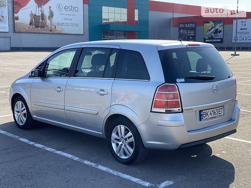 Мінівен Opel Zafira 2008 в Рівному