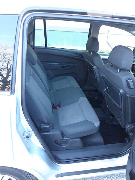 Мінівен Opel Zafira 2010 в Звягелі