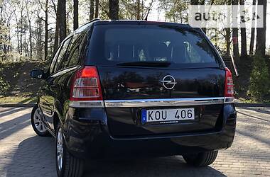 Мінівен Opel Zafira 2010 в 