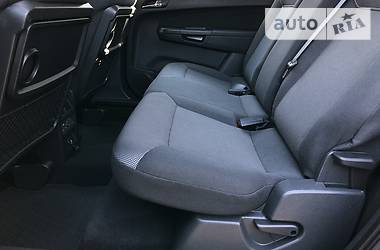 Мінівен Opel Zafira 2010 в 