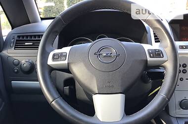 Мінівен Opel Zafira 2010 в 