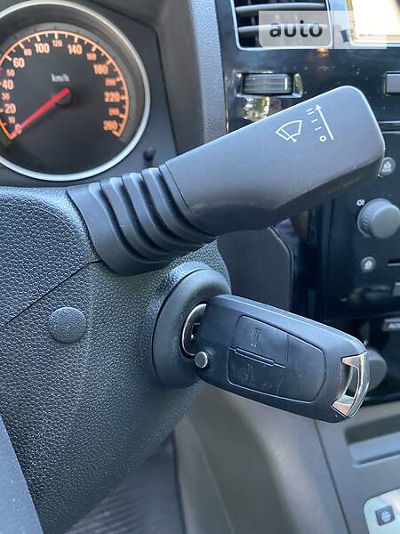 Мінівен Opel Zafira 2010 в Луцьку