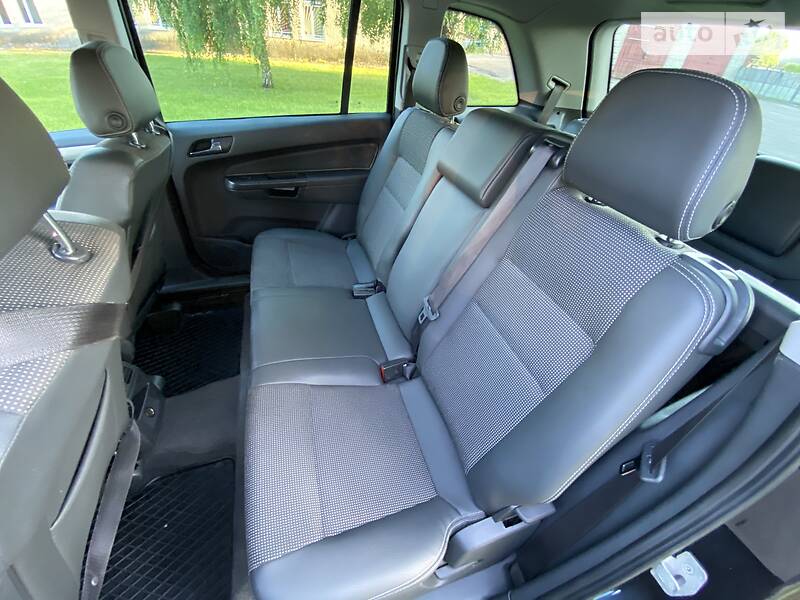 Мінівен Opel Zafira 2010 в Луцьку